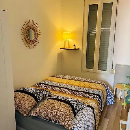 公寓 Yvonne M&m A 50m De La