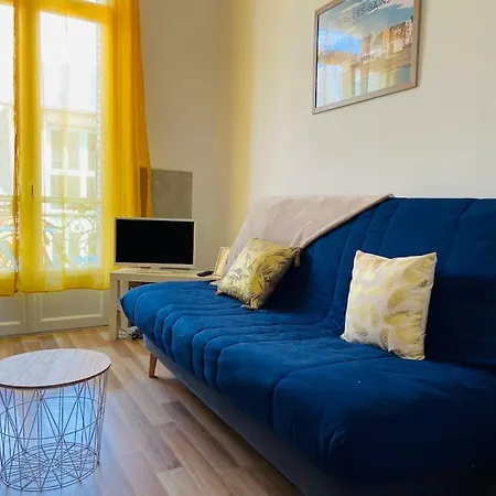 Yvonne M&m A 50m De La Apartmán