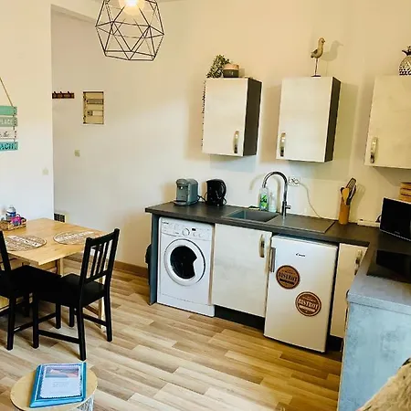 Yvonne M&m A 50m De La * 梅尔·莱斯·拜恩斯