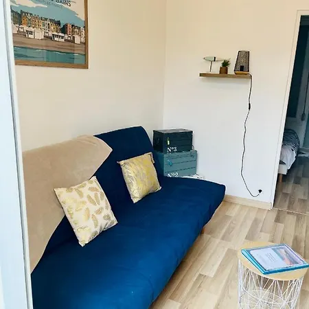 公寓 Yvonne M&m A 50m De La *