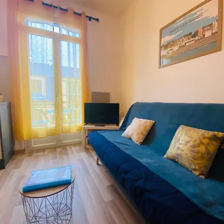 Apartmán Yvonne M&m A 50m De La