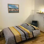 Διαμέρισμα Yvonne M&m A 50m De La