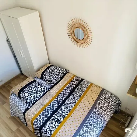 Yvonne M&m A 50m De La * מרס-לה-באן