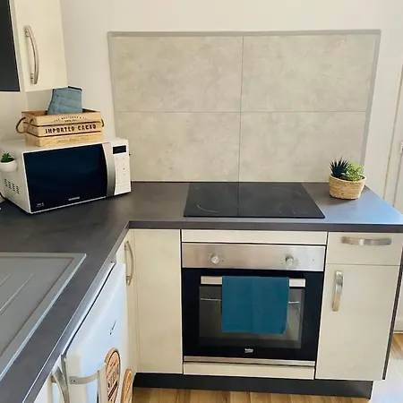 Yvonne M&m A 50m De La