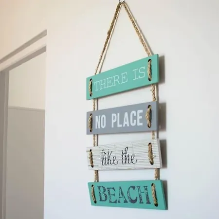 Yvonne M&m A 50m De La מרס-לה-באן