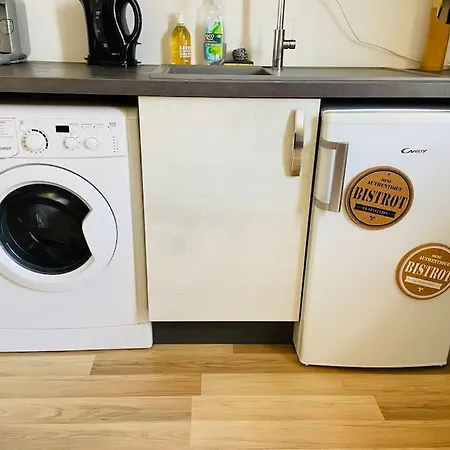 Yvonne M&m A 50m De La