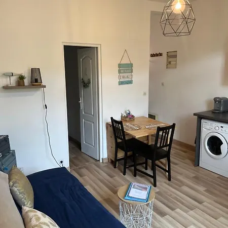 דירה Yvonne M&m A 50m De La מרס-לה-באן